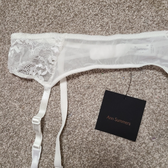 Ann Summers White Lace Garter Belt - Picture 2 of 4